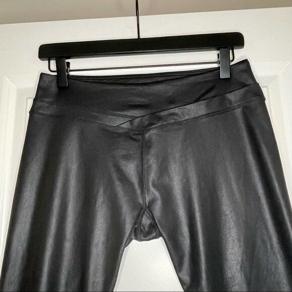 Ryu Shiny Black Crop Workout Leggings M - Picture 3 of 12